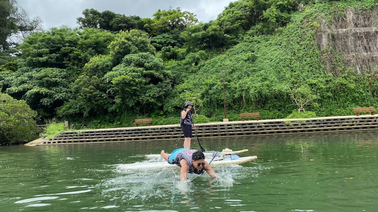 大学生グループに比謝川カヤック＆SUP