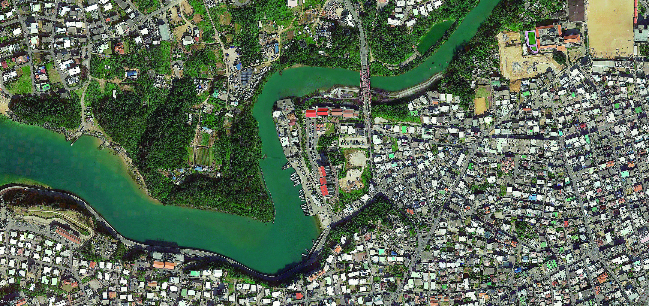 沖縄県嘉手納町を流れる比謝川