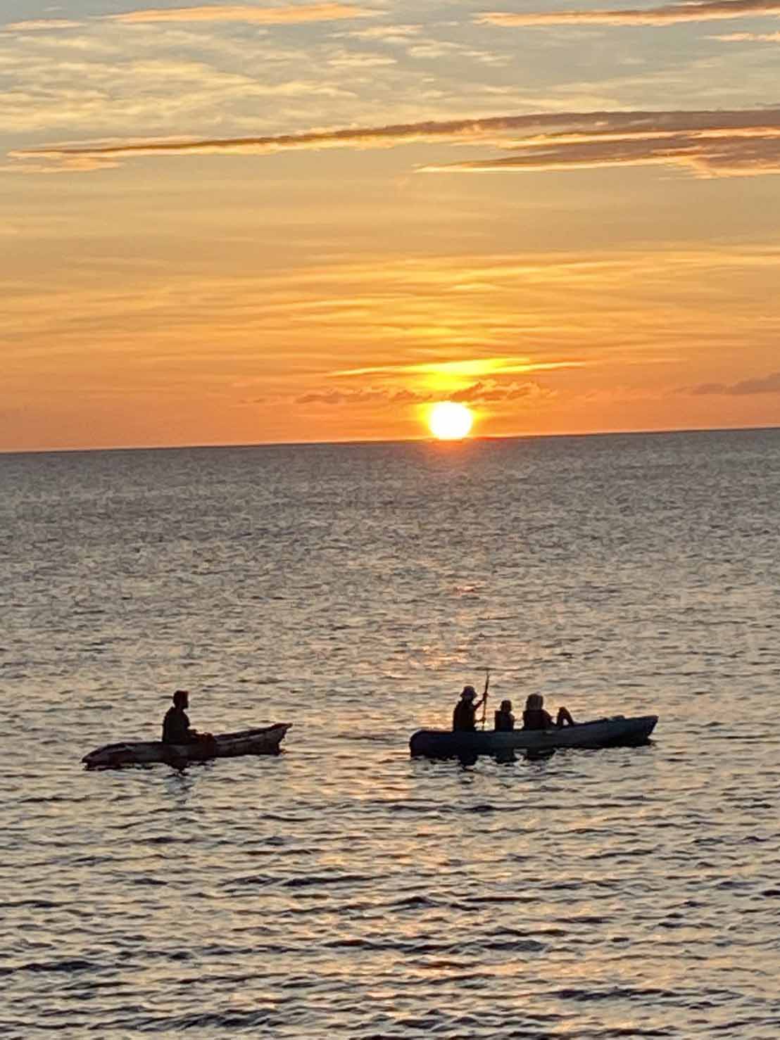 サンセットカヤックと沖縄の夕陽